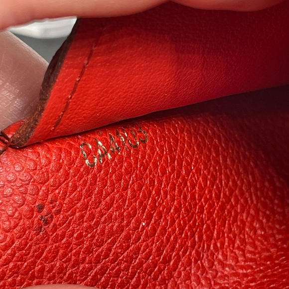 AUTHENTIC LOUIS VUITTON RED SARAH EMPRENTE WALLET - Picture 8 of 8